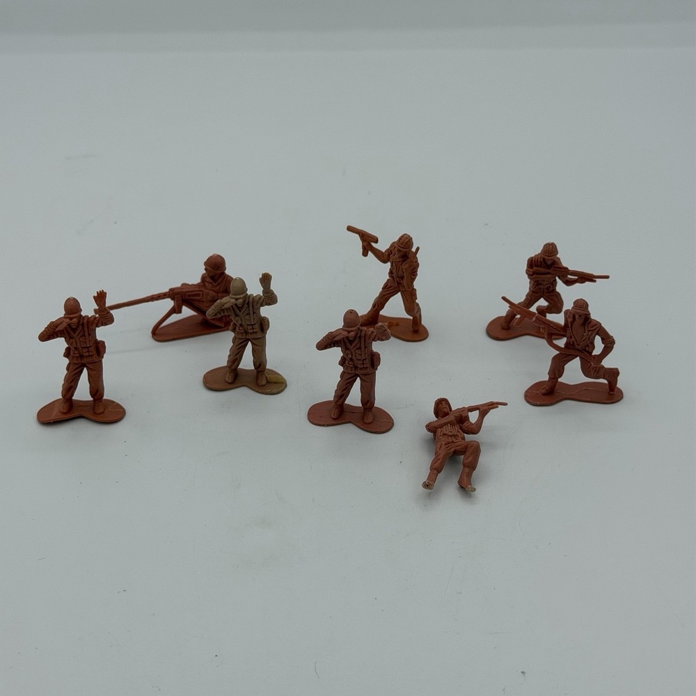 Vintage 1980s Military Army Toy Soldiers Set of 8 Plastic Figures